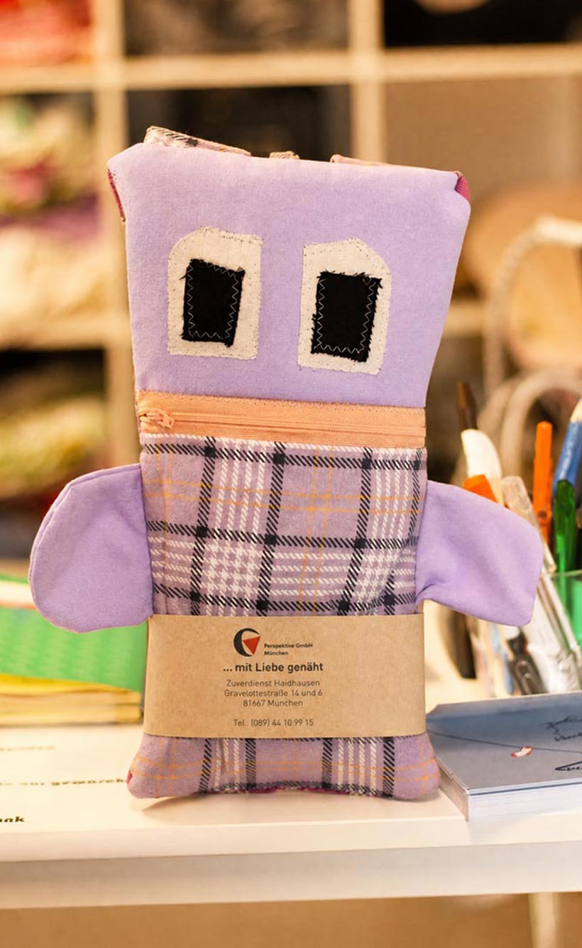 Upcycling-Produkt - ein nettes Stofftier aus Stoffresten